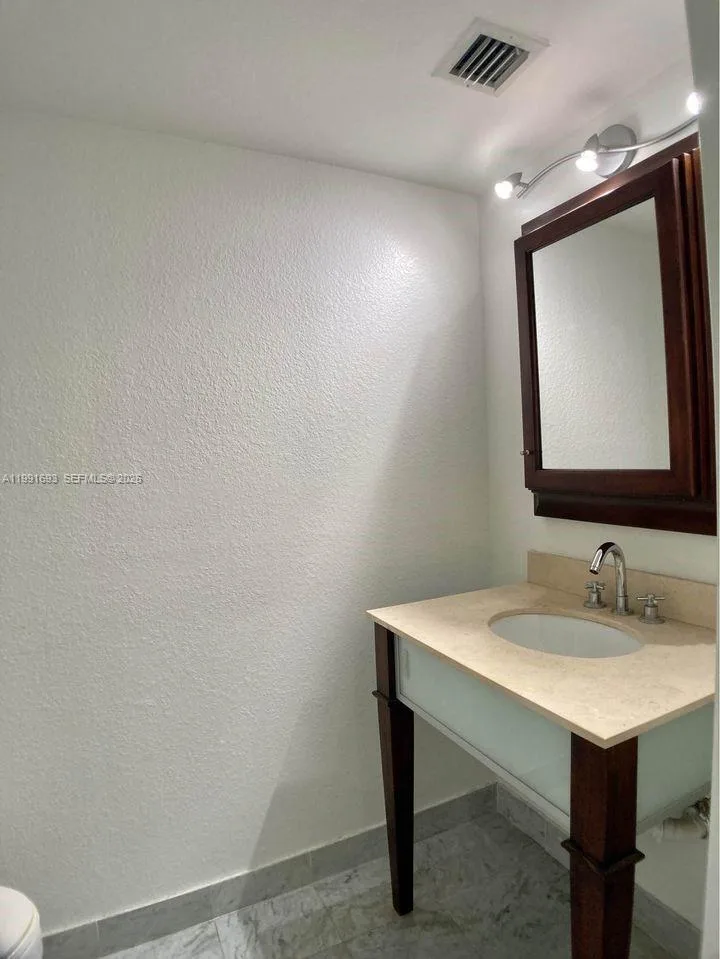 500 NE 29th St # 703, Miami, FL 33137 photo 12