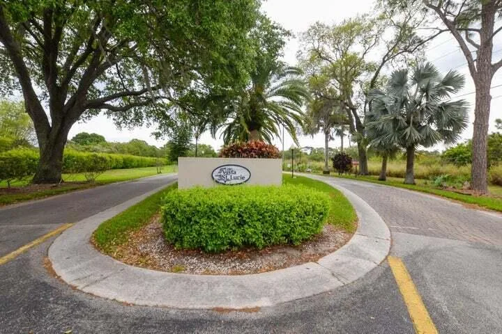 7 LAKE VISTA Trail # 204, Port St. Lucie, FL 34952