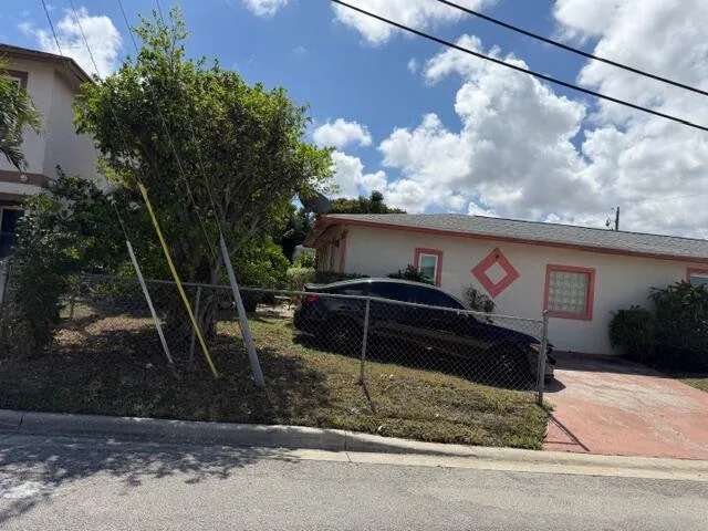 1585 W 36TH Street, West Palm Beach, FL 33404 photo 5