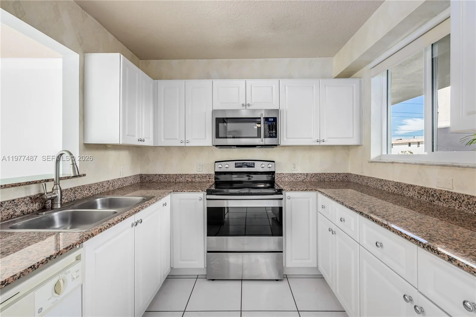 7800 Collins Ave # 302, Miami Beach, FL 33141 photo 2