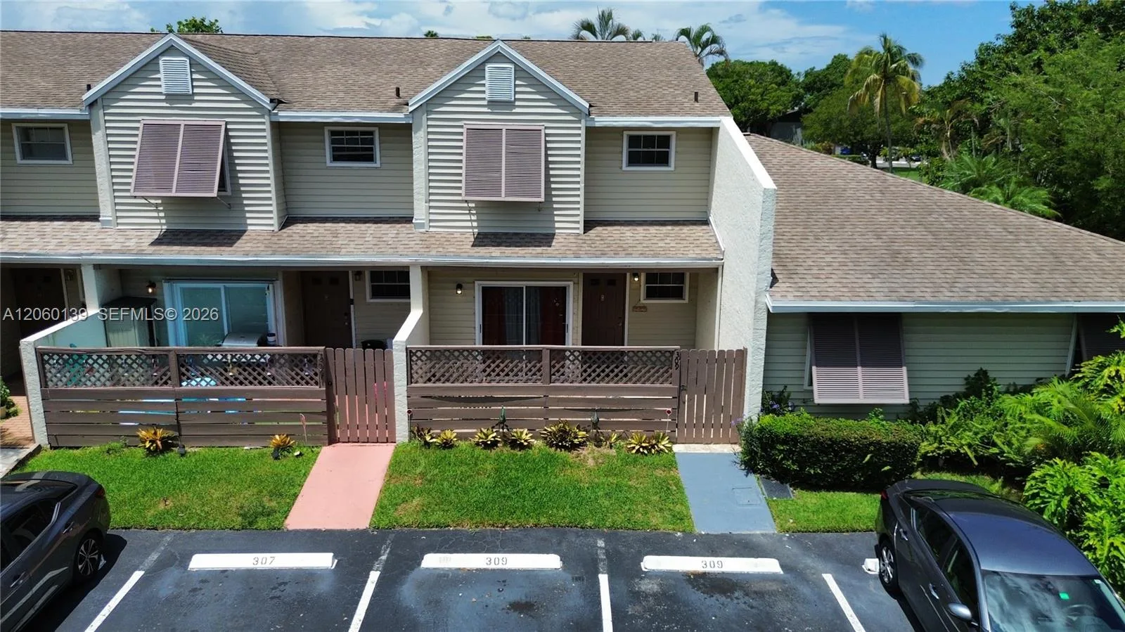 309 W Hemingway Cir, Margate, FL 33063 photo 10
