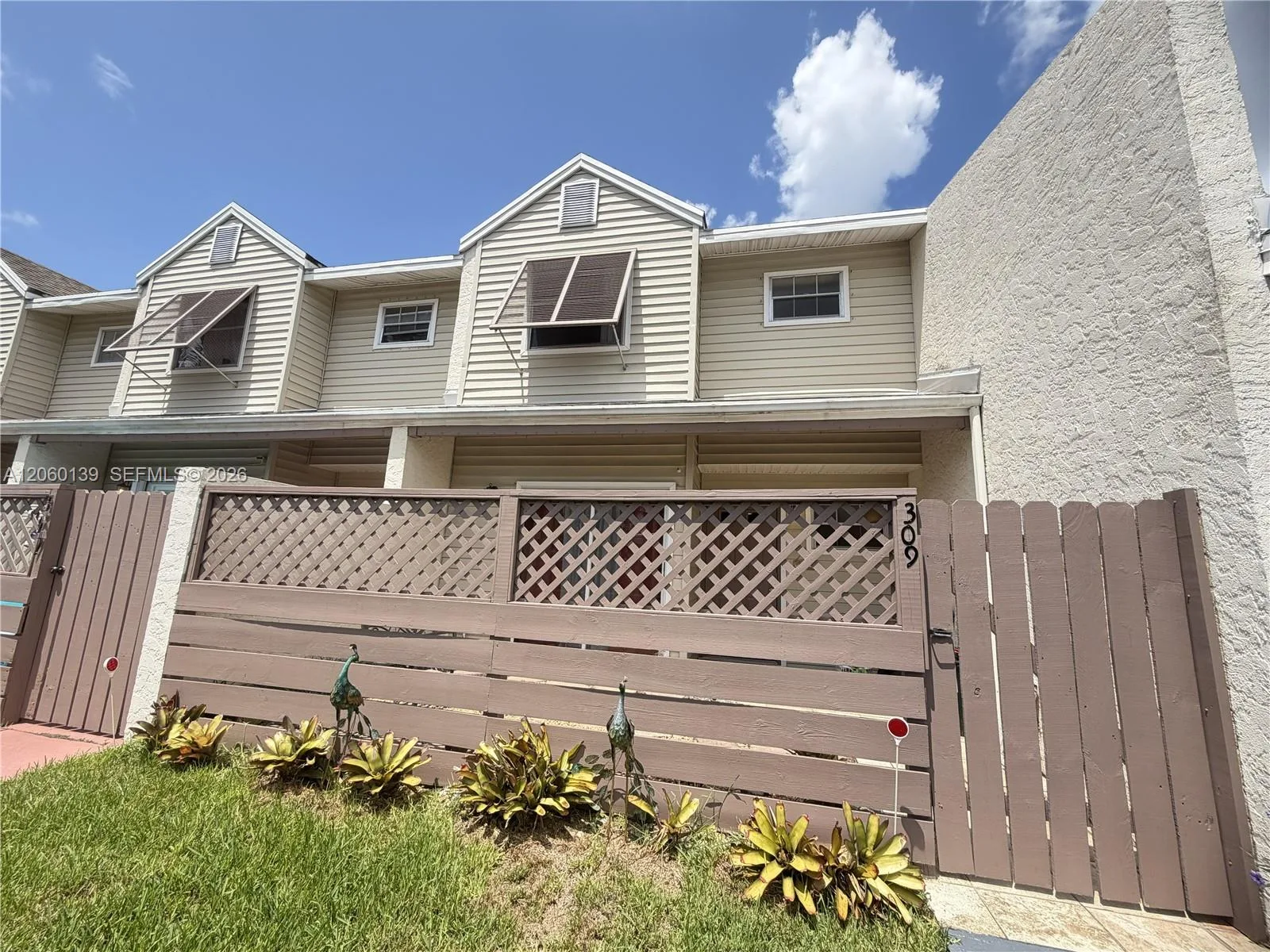 309 W Hemingway Cir, Margate, FL 33063 photo 13