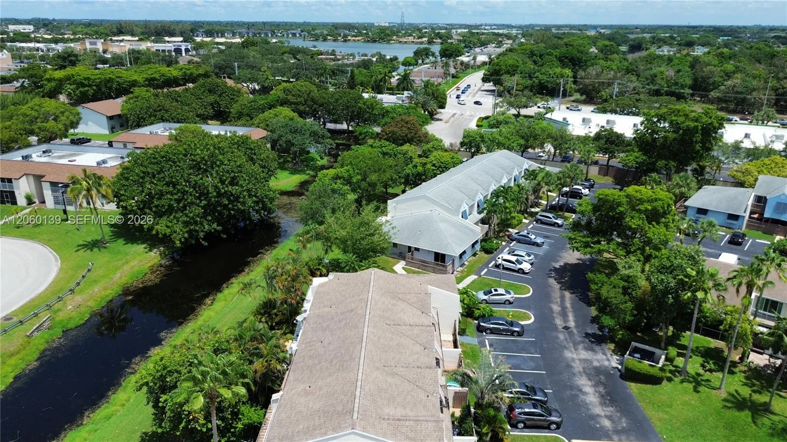 309 W Hemingway Cir, Margate, FL 33063 photo 6