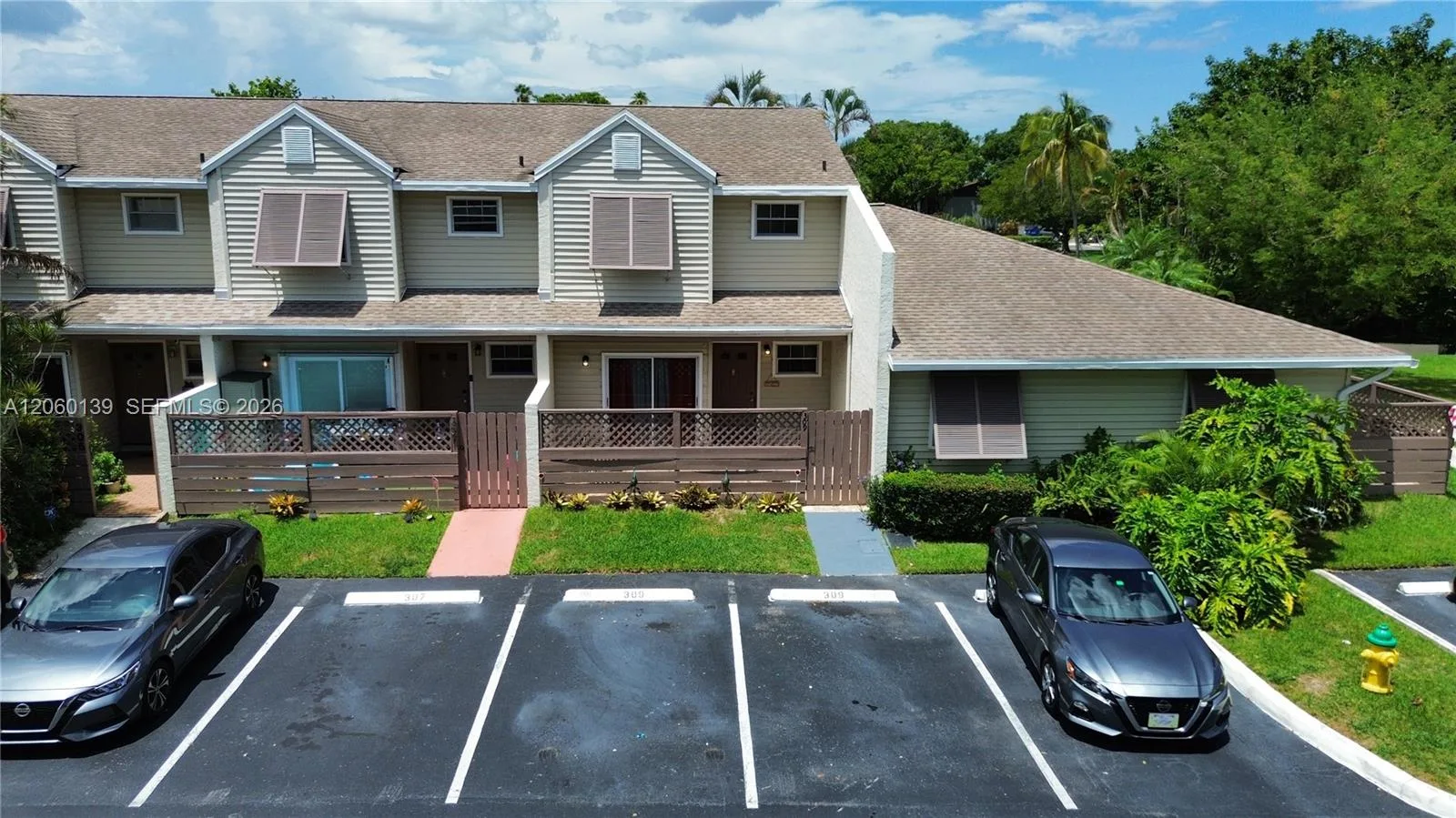 309 W Hemingway Cir, Margate, FL 33063 photo 9