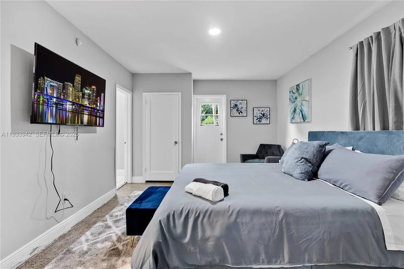 427 NE 107th St # 2, Miami, FL 33161 photo 2