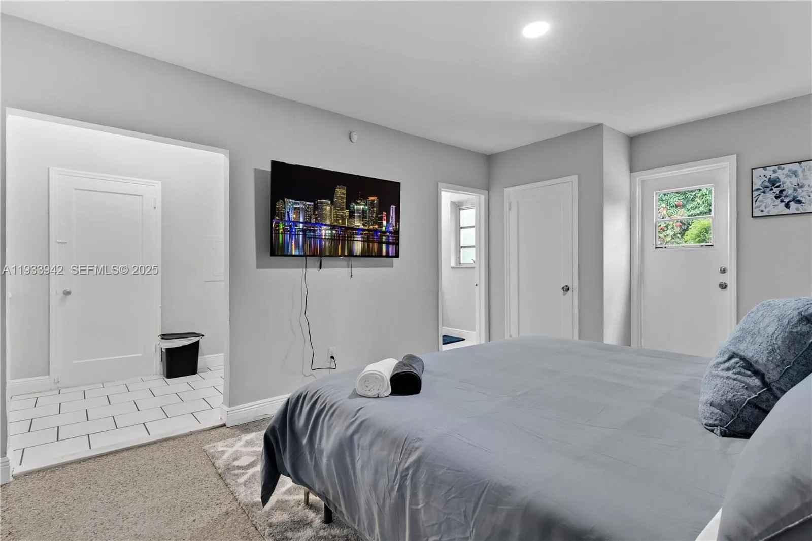 427 NE 107th St # 2, Miami, FL 33161 photo 3