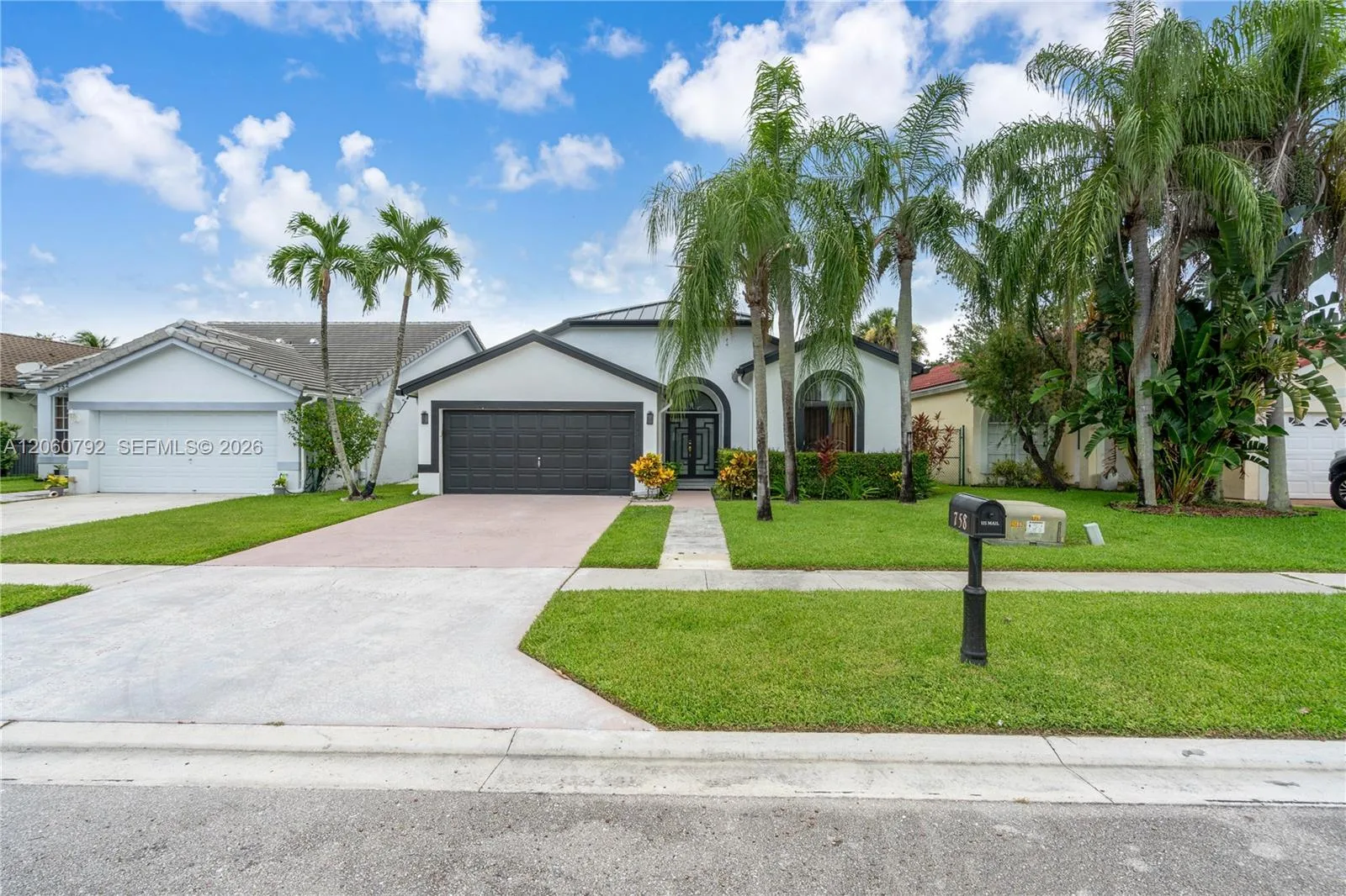 758 Lake Wellington Dr, Wellington, FL 33414