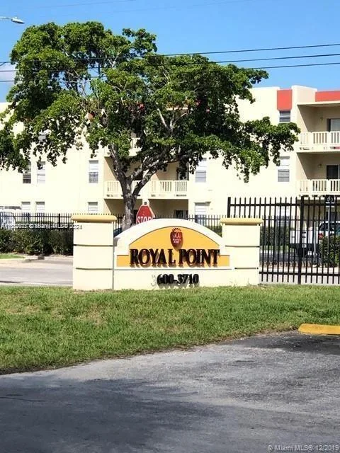 3600 NW 21st St # 305, Lauderdale Lakes, FL 33311