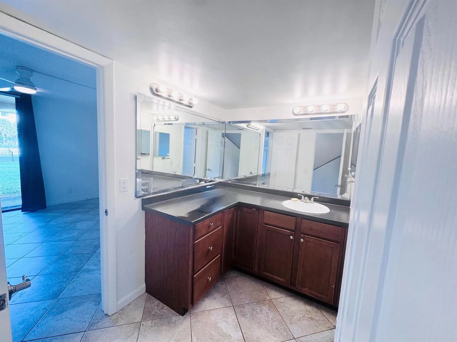 2820 TENNIS CLUB Drive # 206, West Palm Beach, FL 33417 photo 10