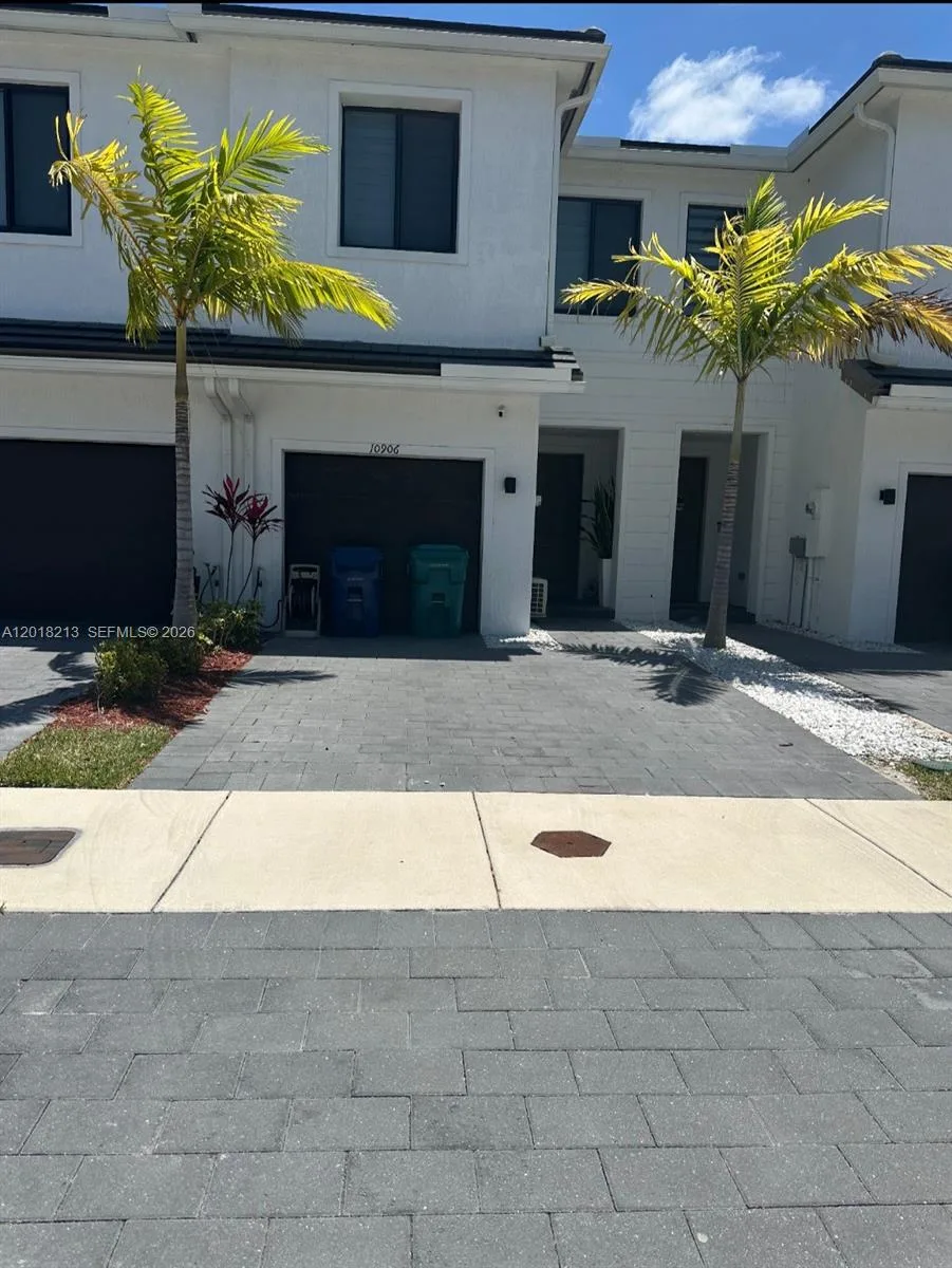 10906 SW 232nd Ter, Homestead, FL 33032