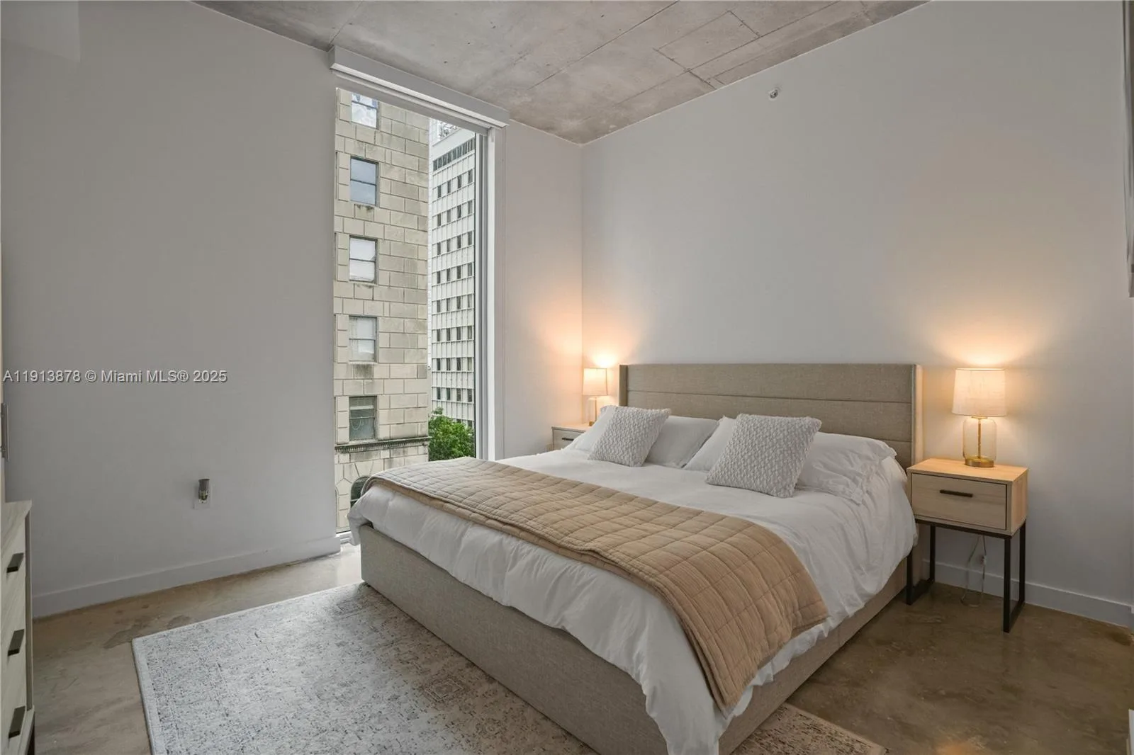 151 SE 1st St # 502, Miami, FL 33131 photo 5