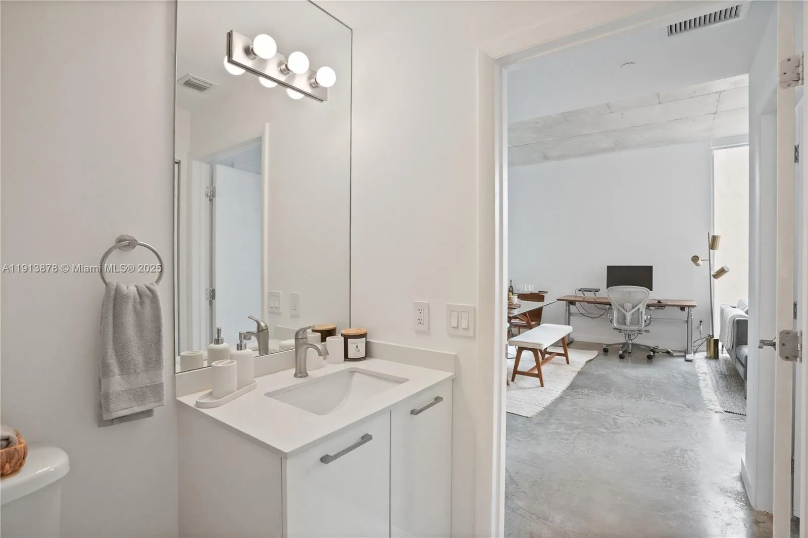151 SE 1st St # 502, Miami, FL 33131 photo 7