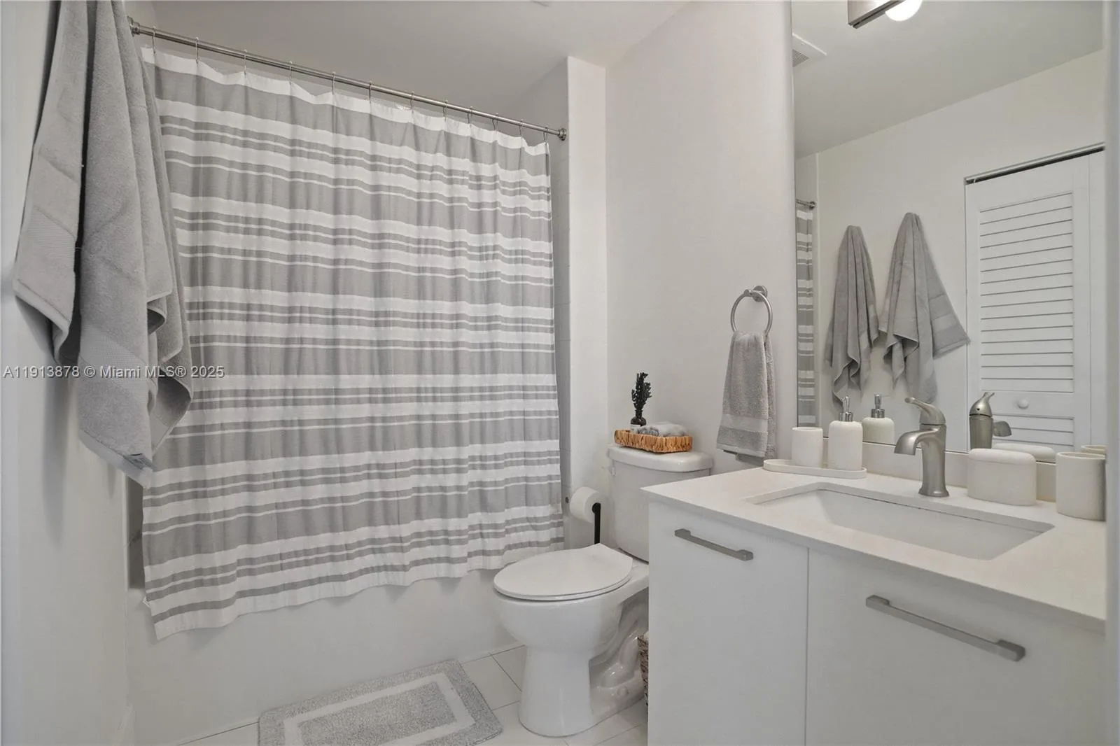 151 SE 1st St # 502, Miami, FL 33131 photo 8
