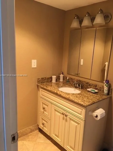 315 SE 11TH Terrace # 305, Dania Beach, FL 33004 photo 12