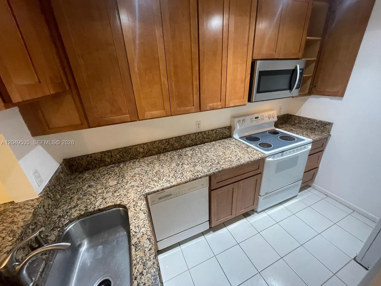 807 Twin Lakes Dr # 32-G, Coral Springs, FL 33071 photo 5