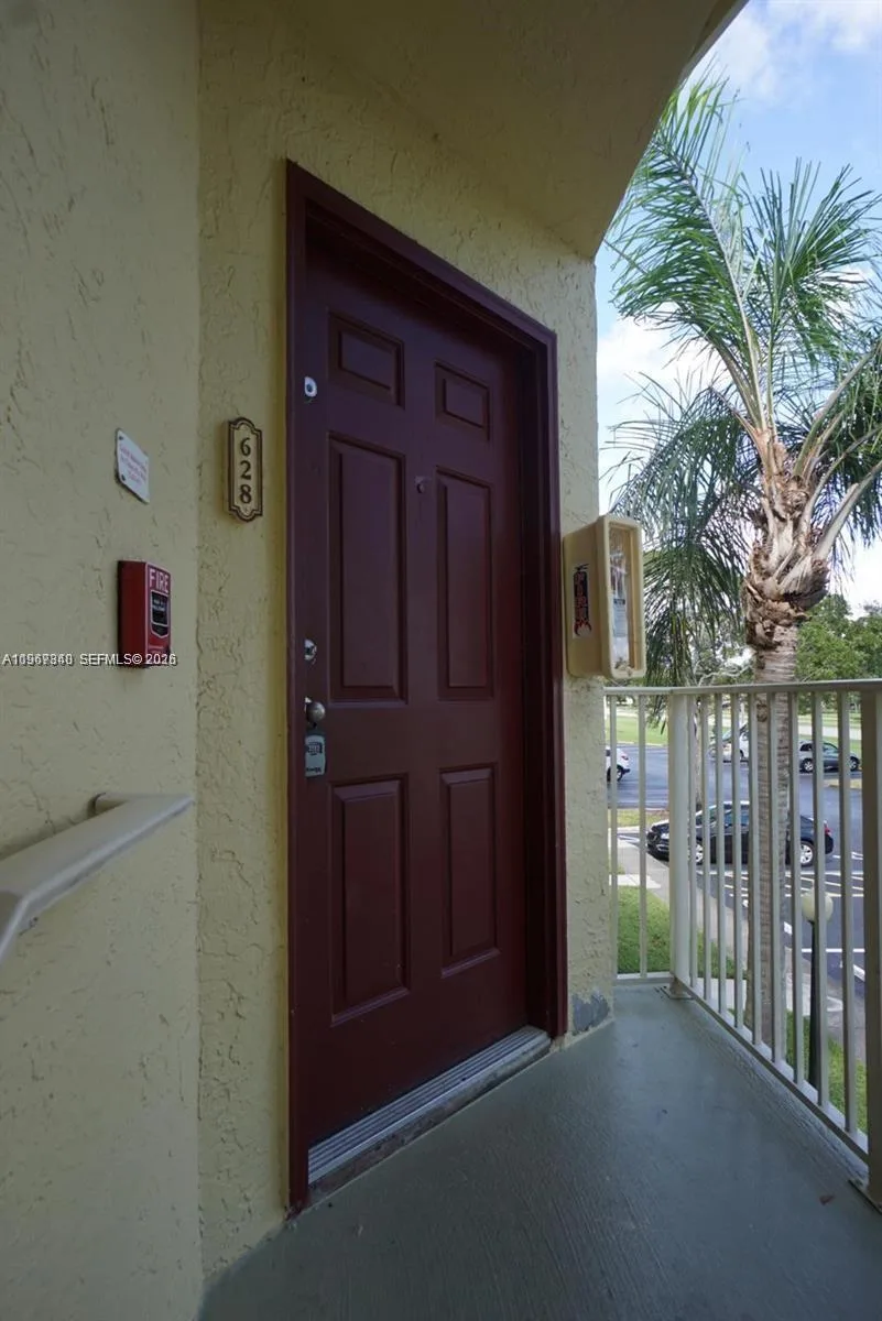 12840 Vista Isles Dr # 628, Sunrise, FL 33325 photo 2