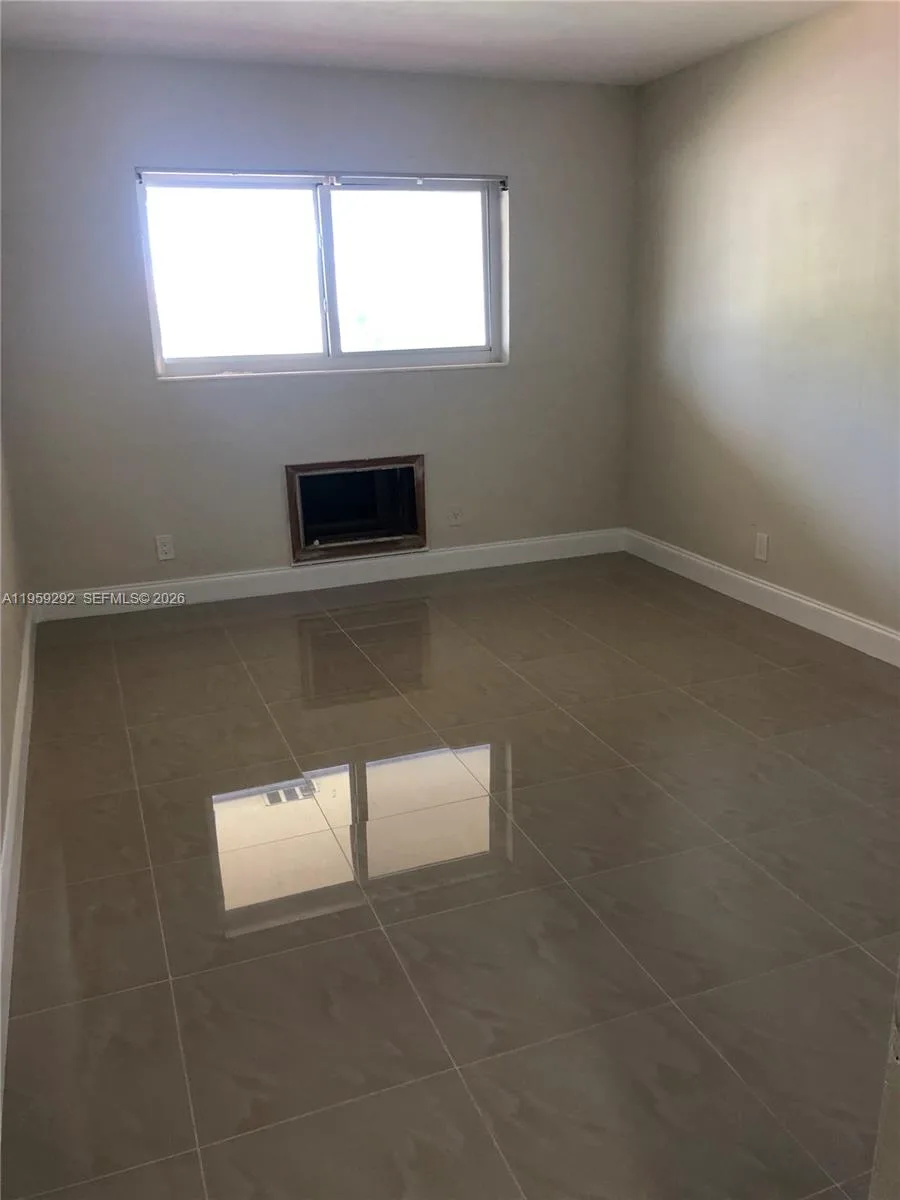 600 Layne Blvd # 208, Hallandale Beach, FL 33009 photo 2