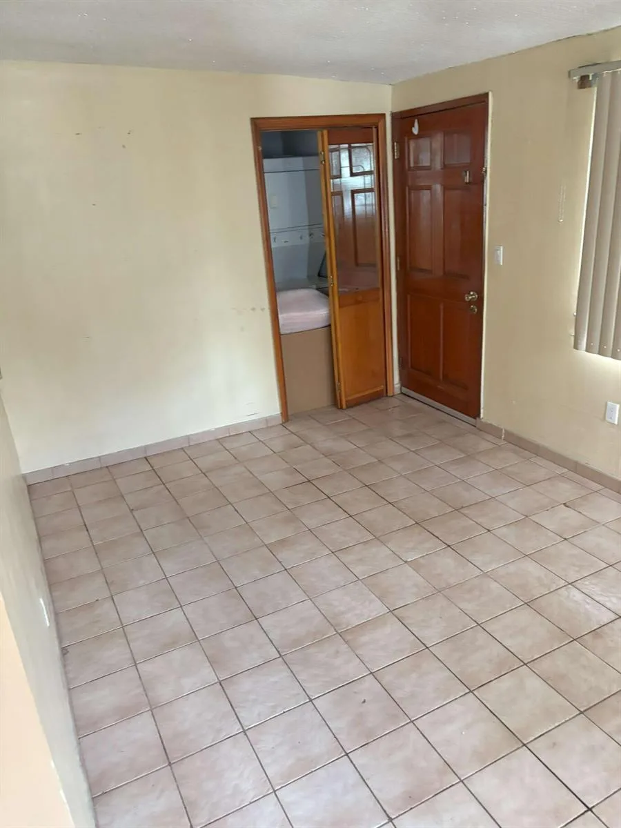 1538 NW 15th Avenue, Miami, FL 33125 photo 4