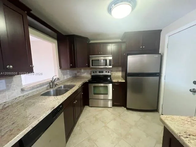 404 NW 68th Ave # 505, Plantation, FL 33317 photo 4