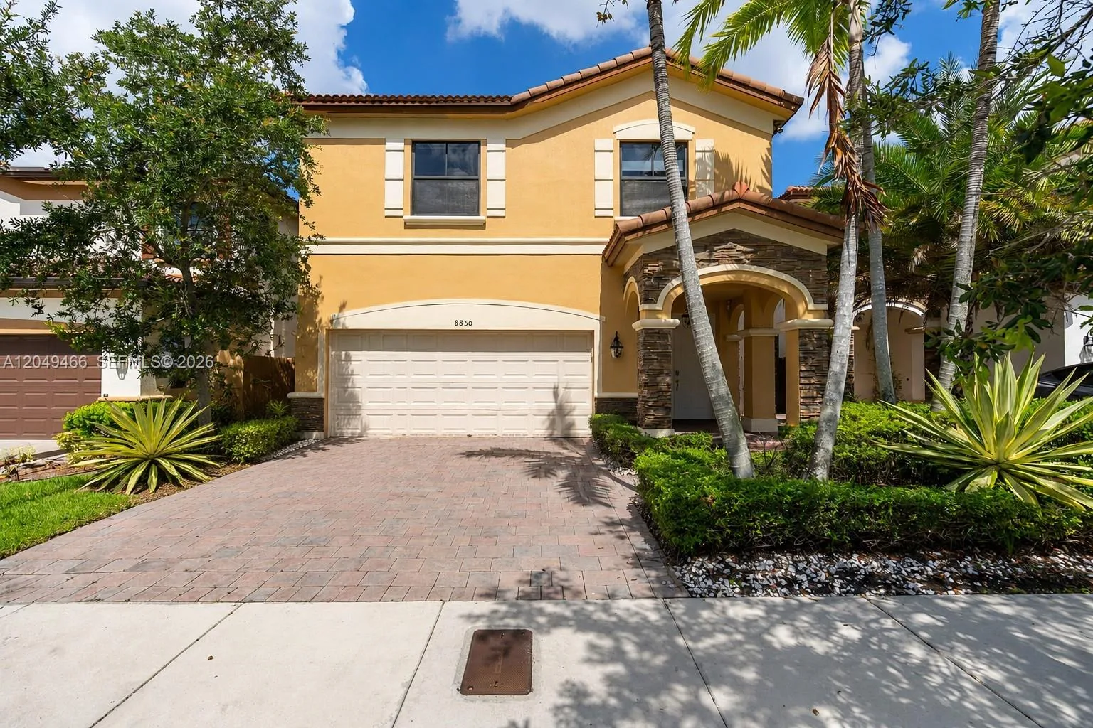 8850 NW 99th Path, Doral, FL 33178