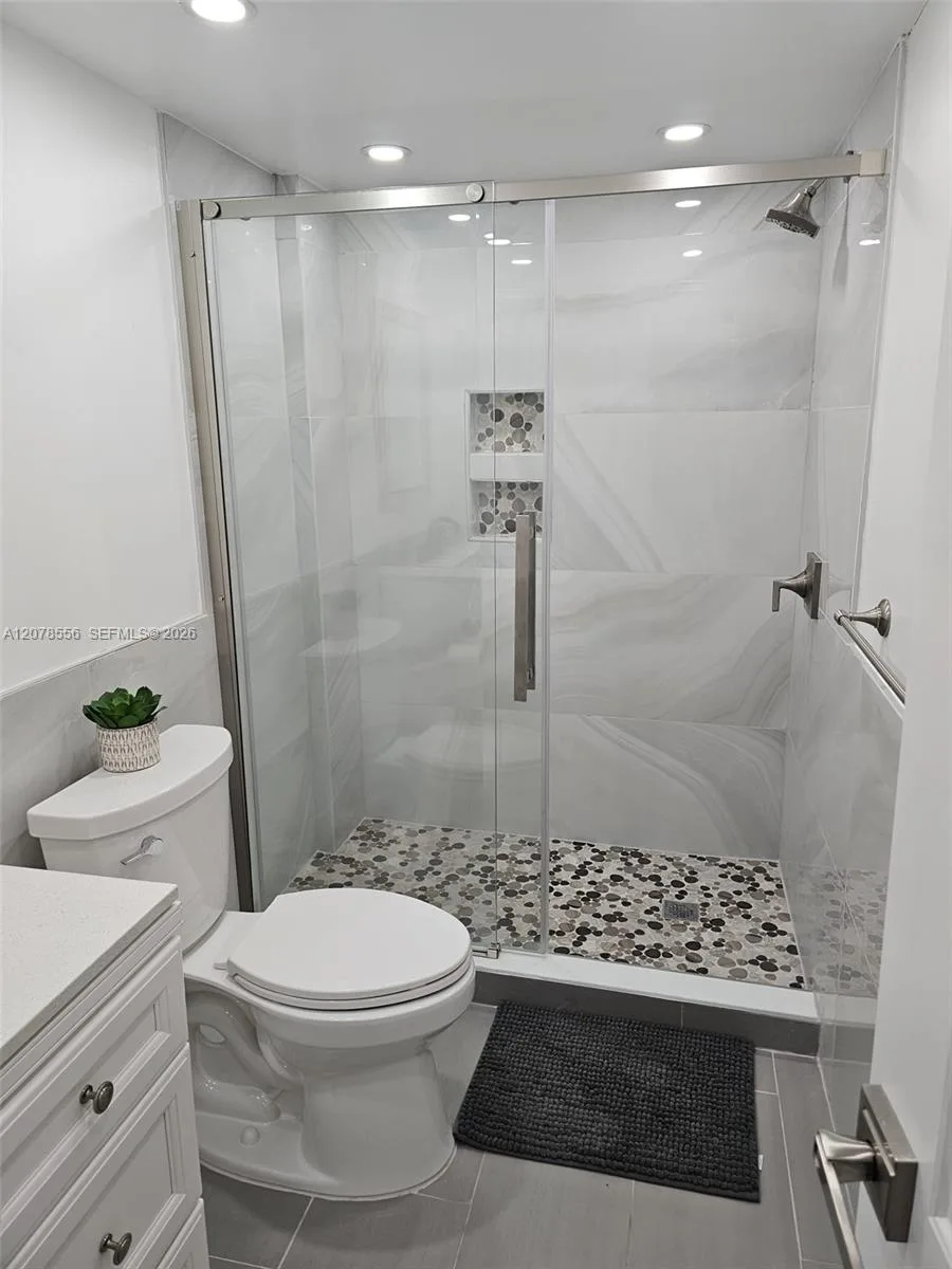 3605 Indian Creek Dr # 203, Miami Beach, FL 33140 photo 10