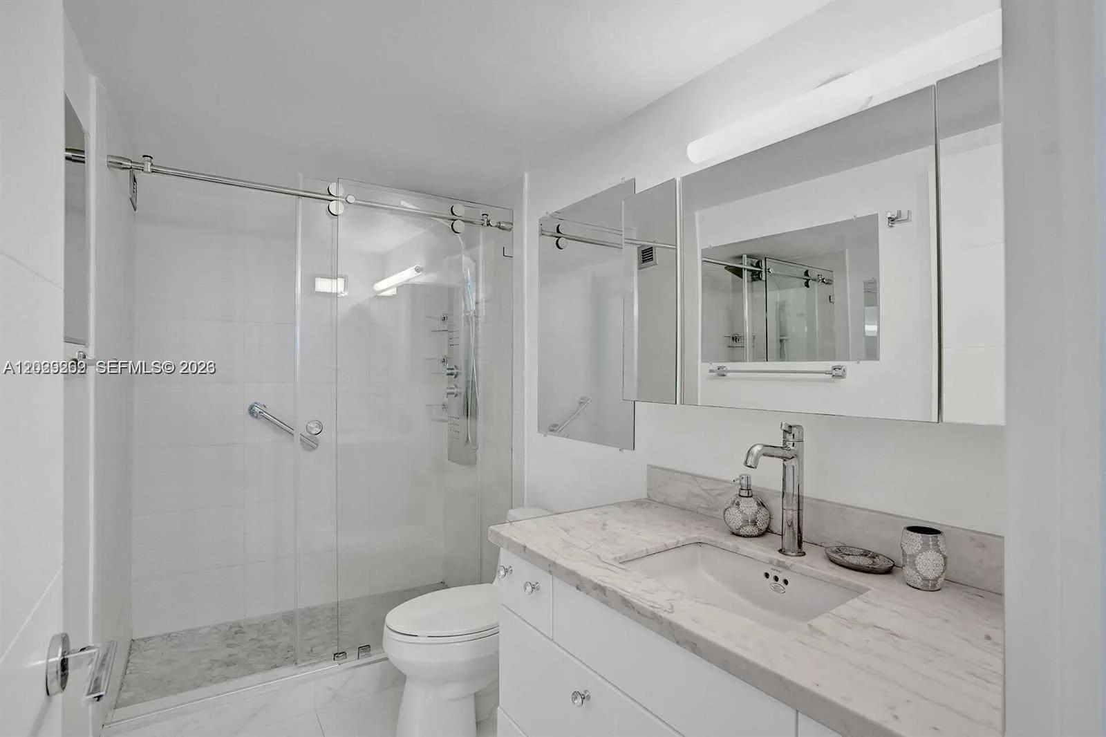 2500 Parkview Dr # 1008, Hallandale Beach, FL 33009