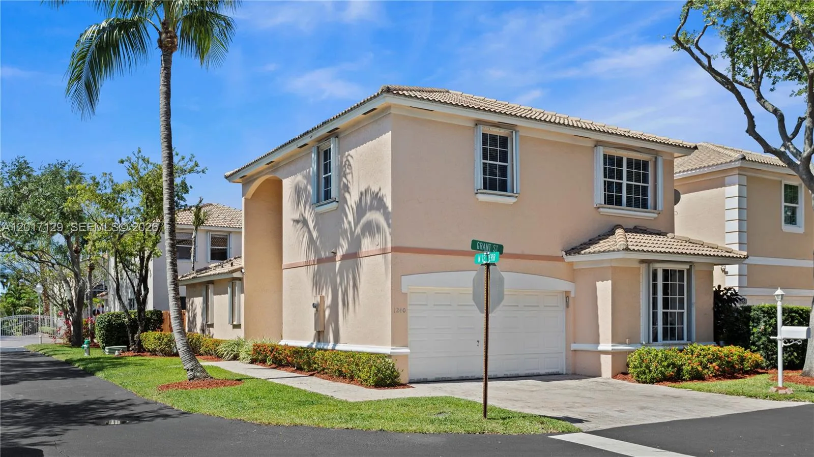 1240 Grant St, Hollywood, FL 33019