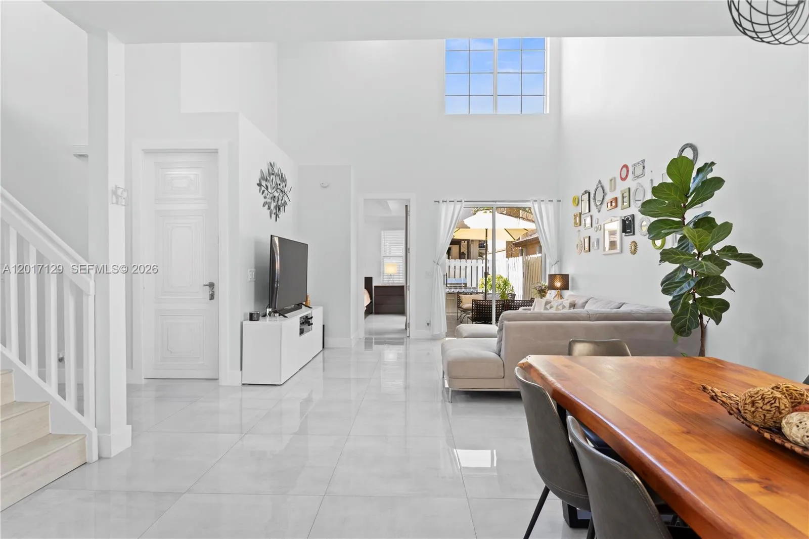 1240 Grant St, Hollywood, FL 33019 photo 4