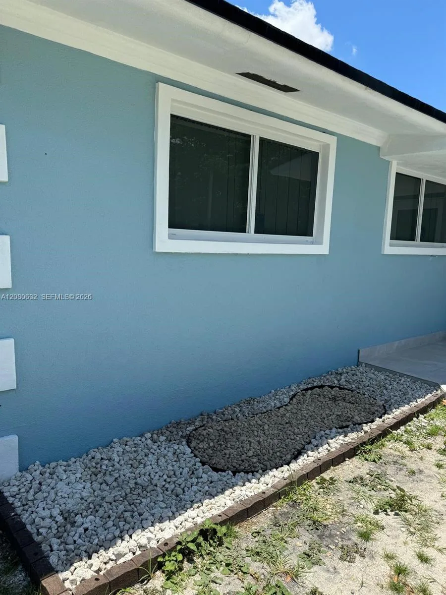 1220 NW 102nd St # 1220, Miami, FL 33147