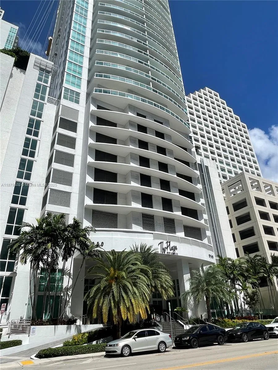 950 Brickell Bay Dr # 1703, Miami, FL 33131