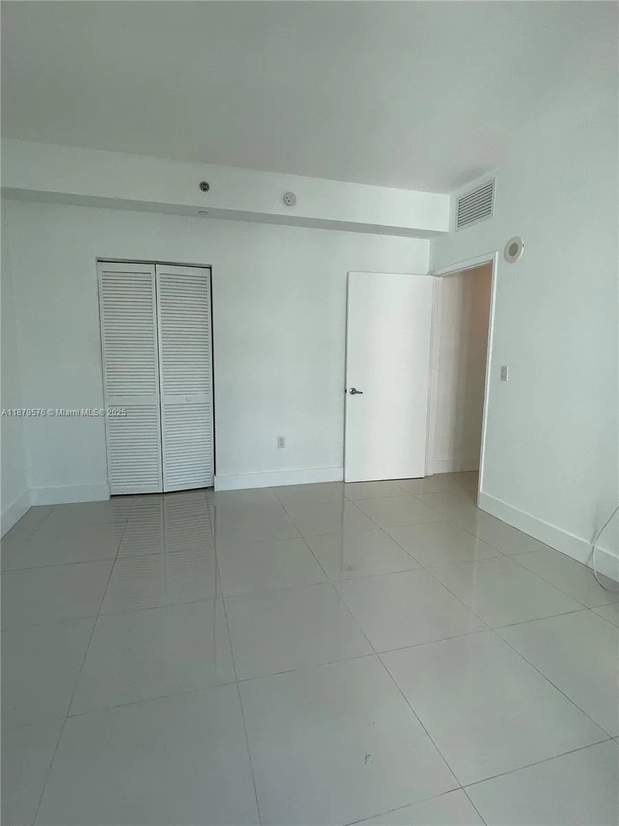 950 Brickell Bay Dr # 1703, Miami, FL 33131 photo 11
