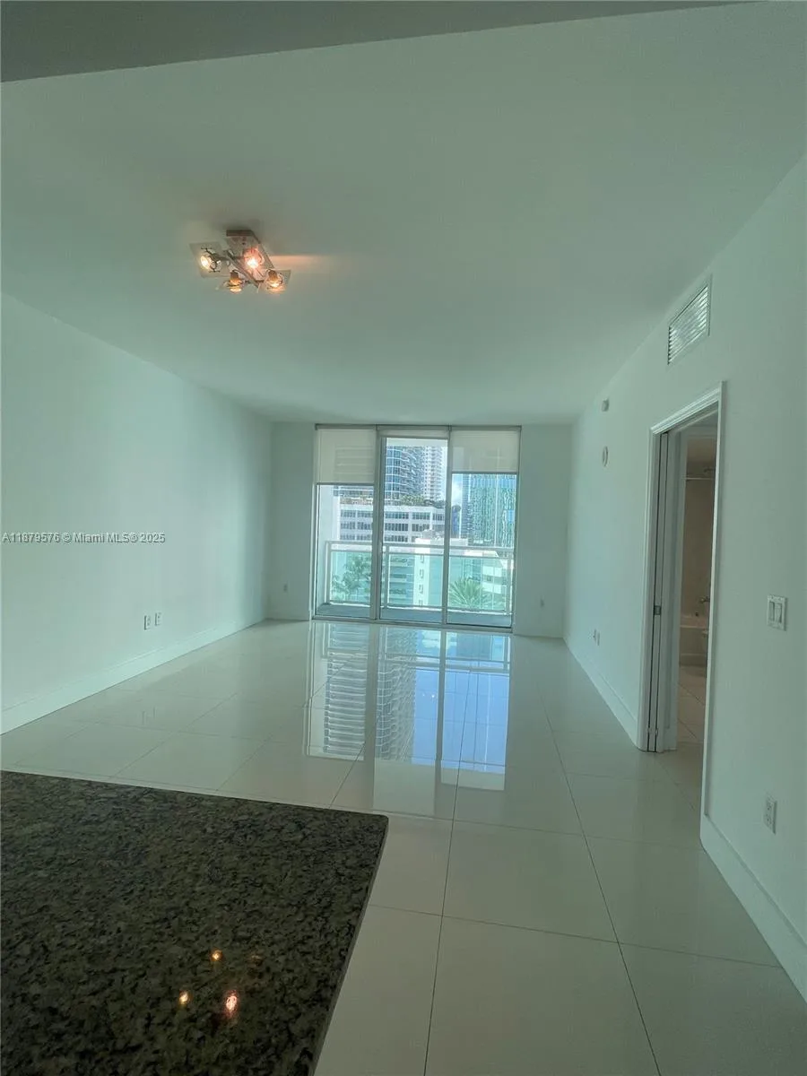950 Brickell Bay Dr # 1703, Miami, FL 33131 photo 4