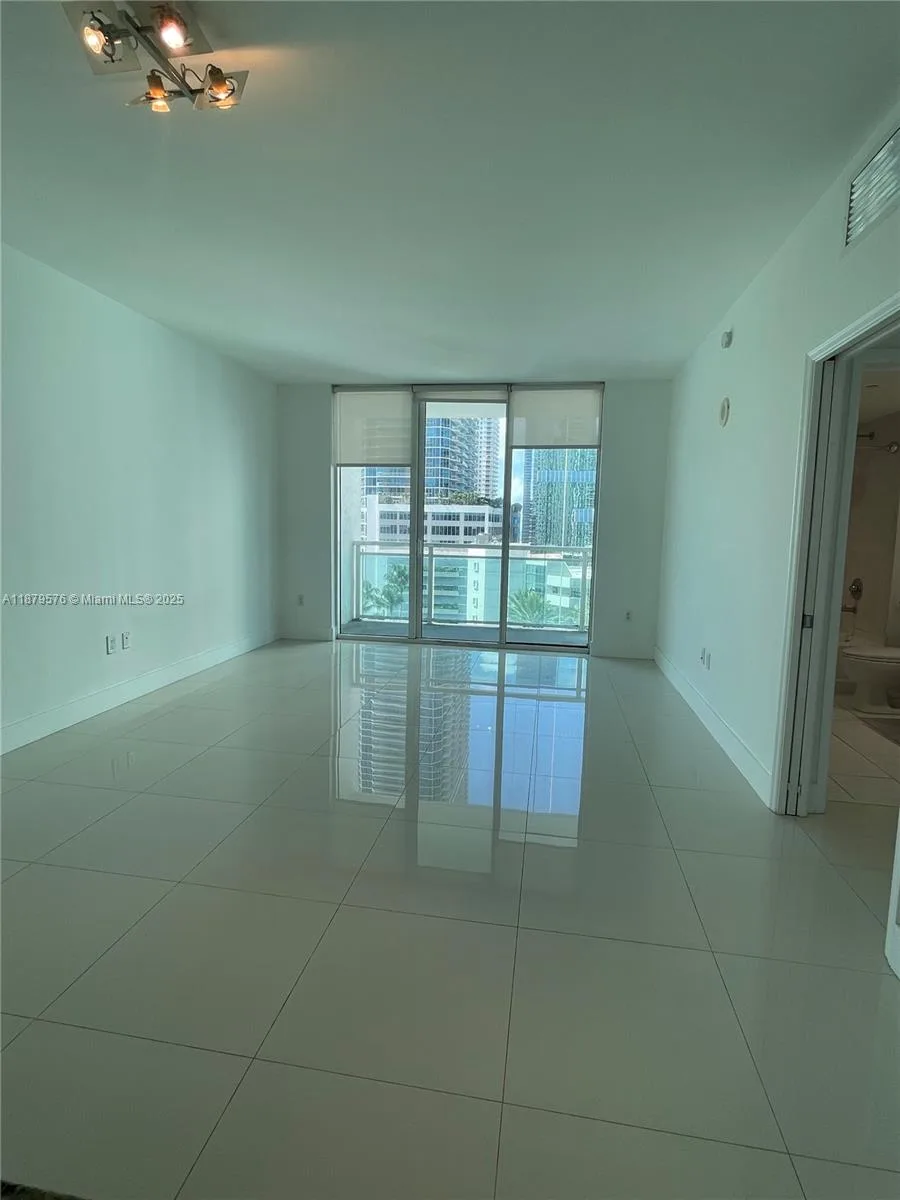 950 Brickell Bay Dr # 1703, Miami, FL 33131 photo 5