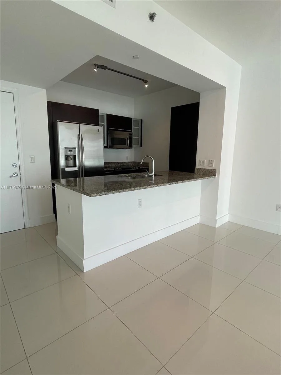 950 Brickell Bay Dr # 1703, Miami, FL 33131 photo 7