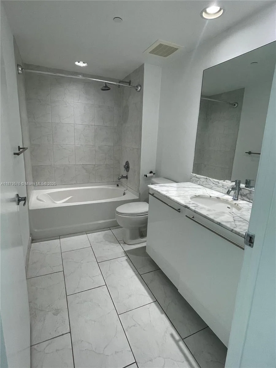 950 Brickell Bay Dr # 1703, Miami, FL 33131 photo 8