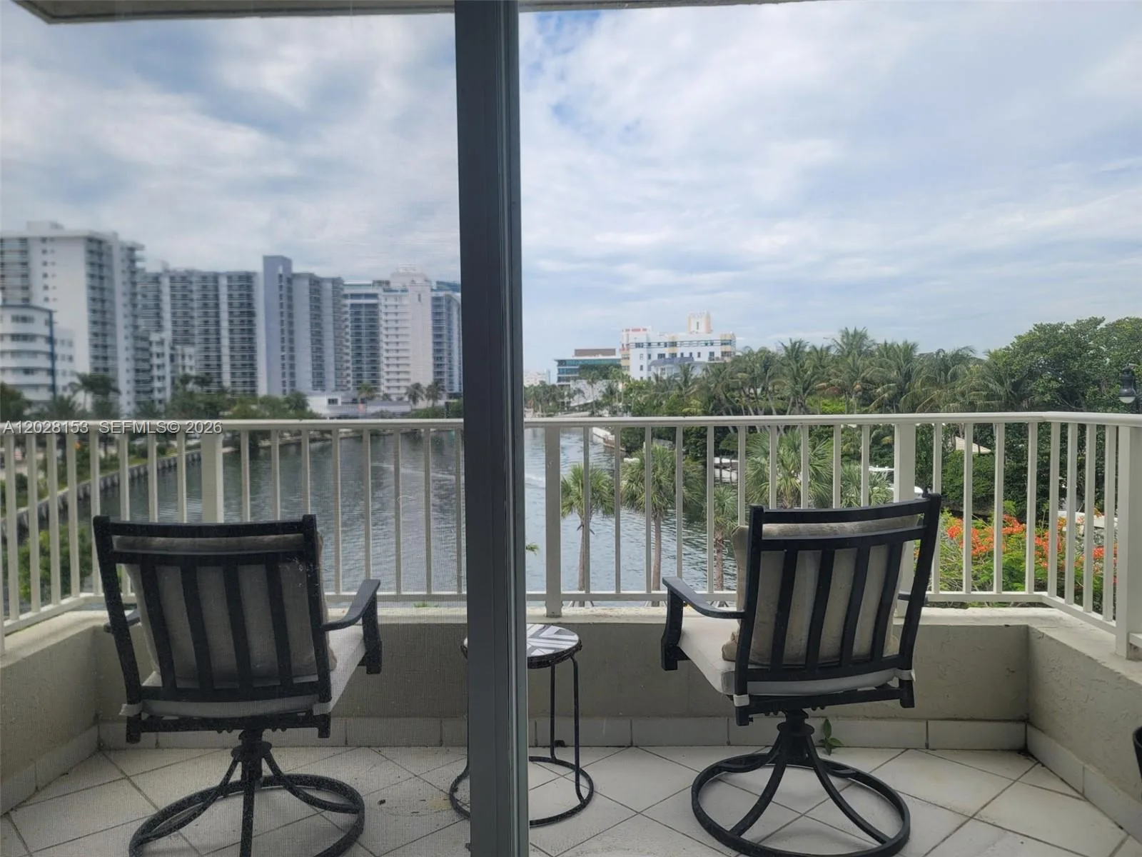 2600 Collins Ave # 411, Miami Beach, FL 33140