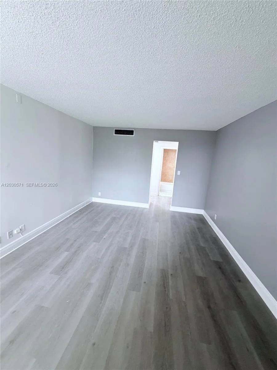 3301 N Country Club Dr # 407, Aventura, FL 33180 photo 6