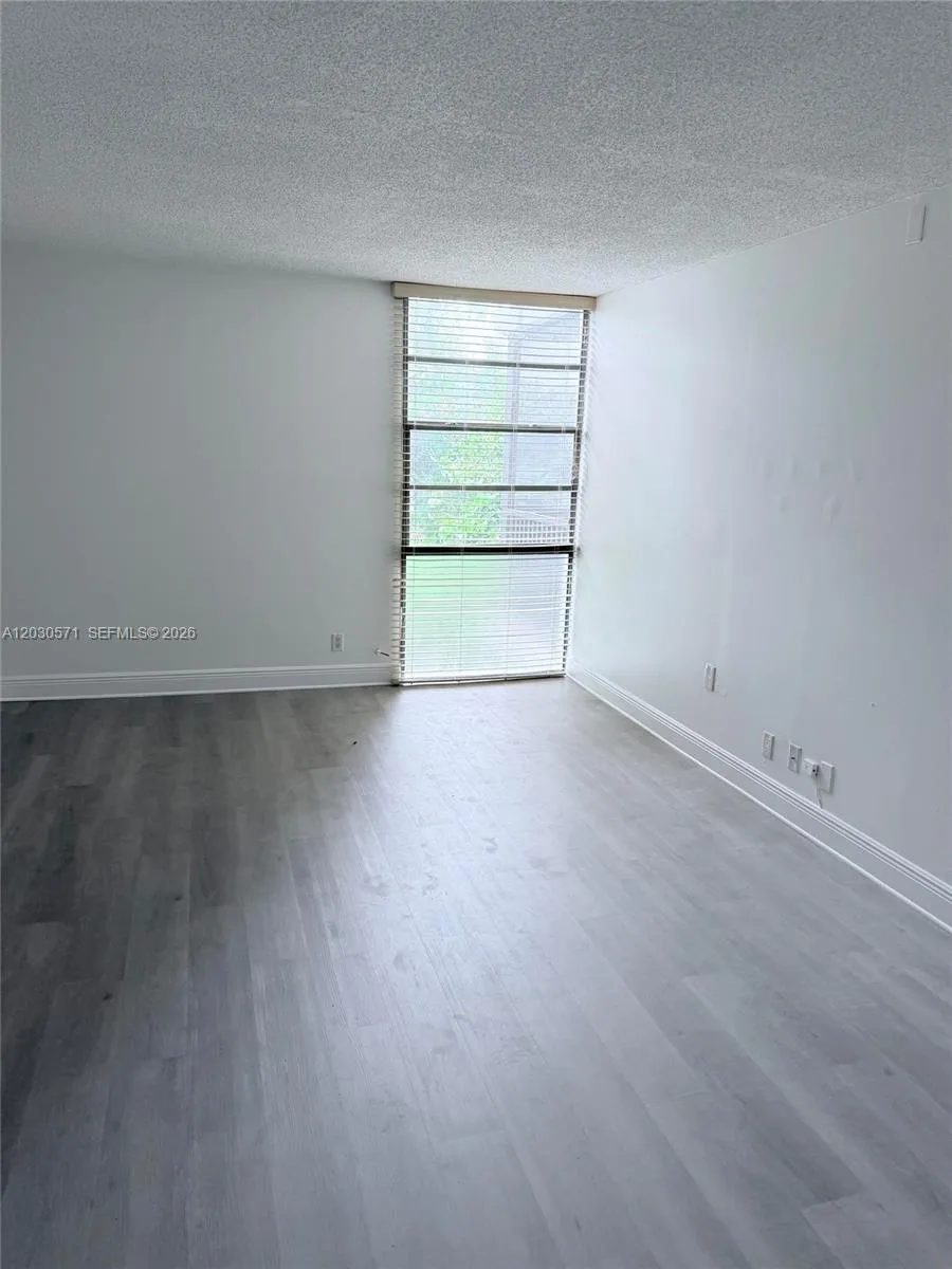 3301 N Country Club Dr # 407, Aventura, FL 33180 photo 7