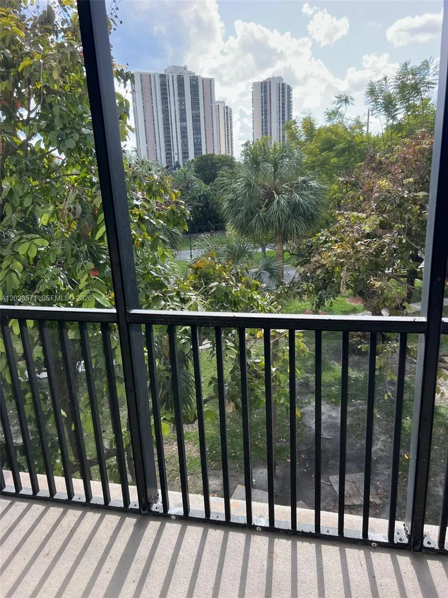 3301 N Country Club Dr # 407, Aventura, FL 33180 photo 9