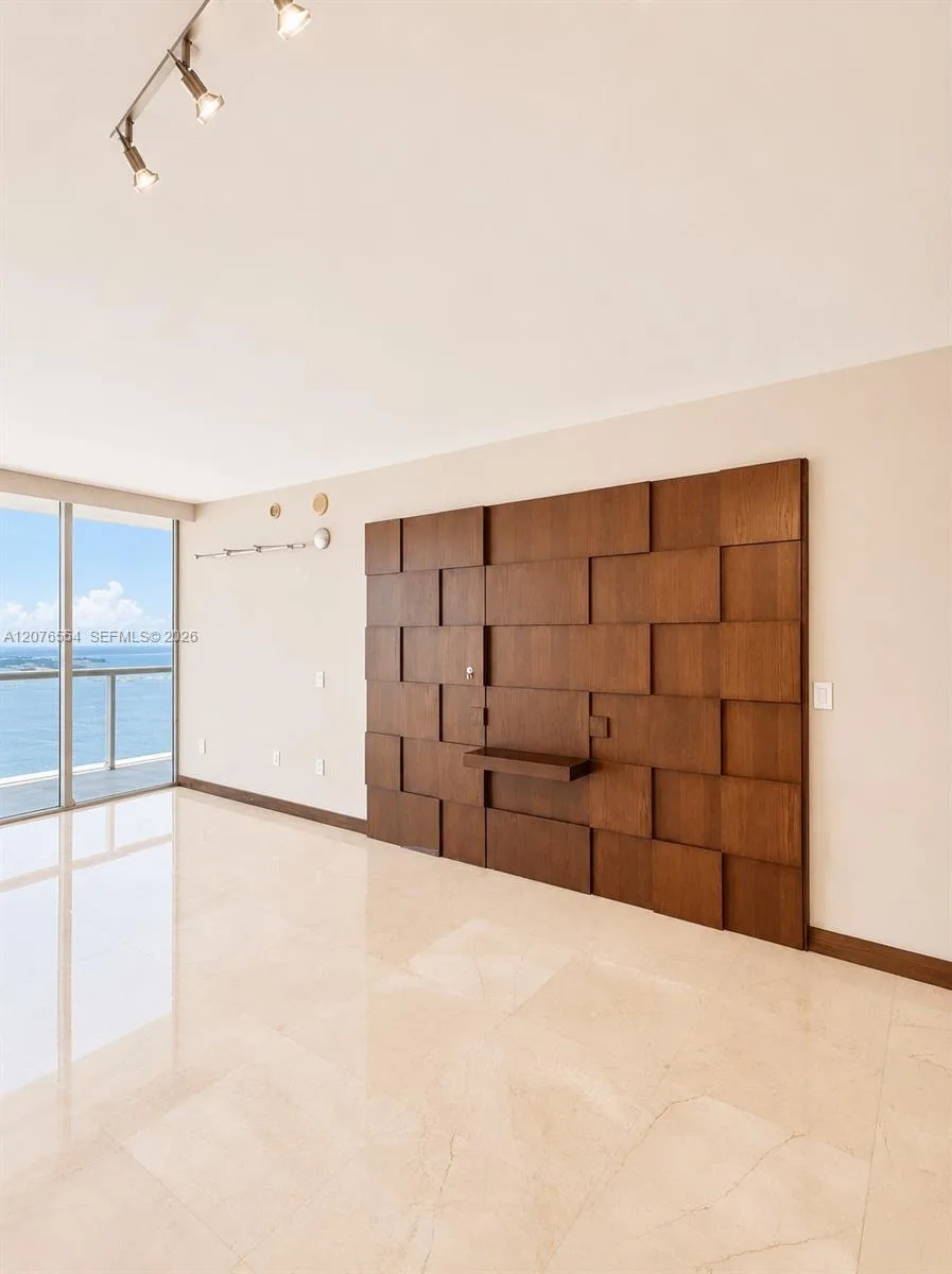 465 Brickell Ave # 5605, Miami, FL 33131 photo 3