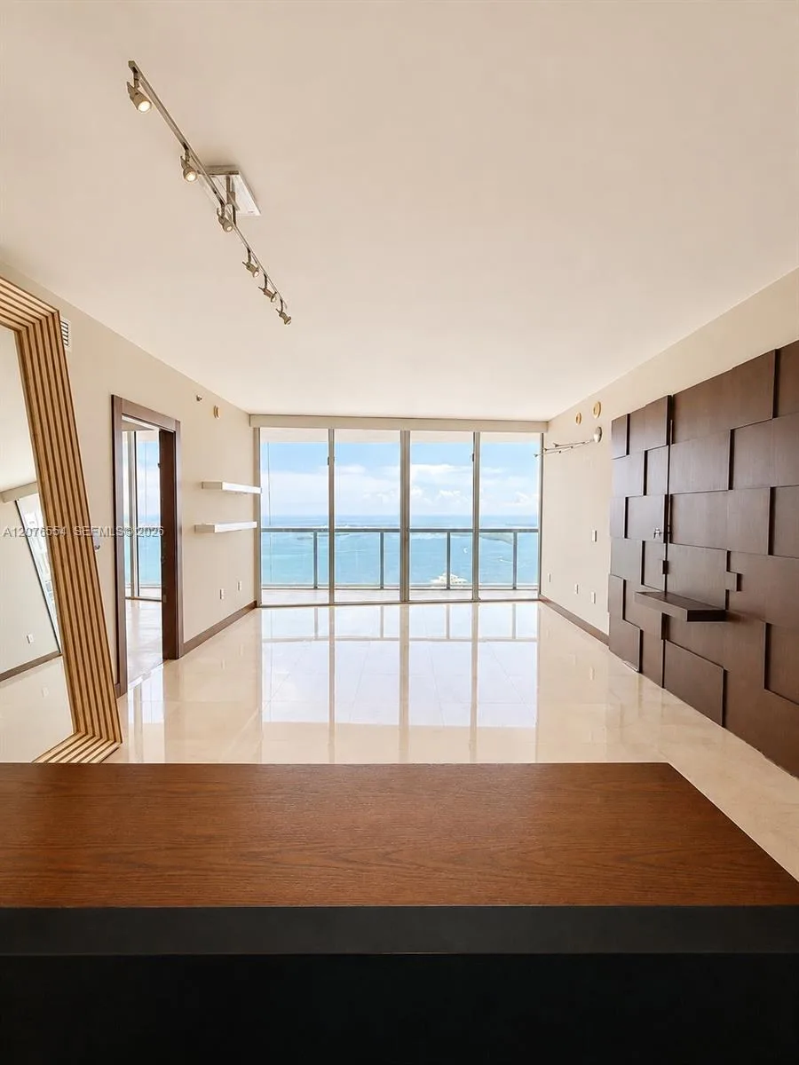 465 Brickell Ave # 5605, Miami, FL 33131 photo 4
