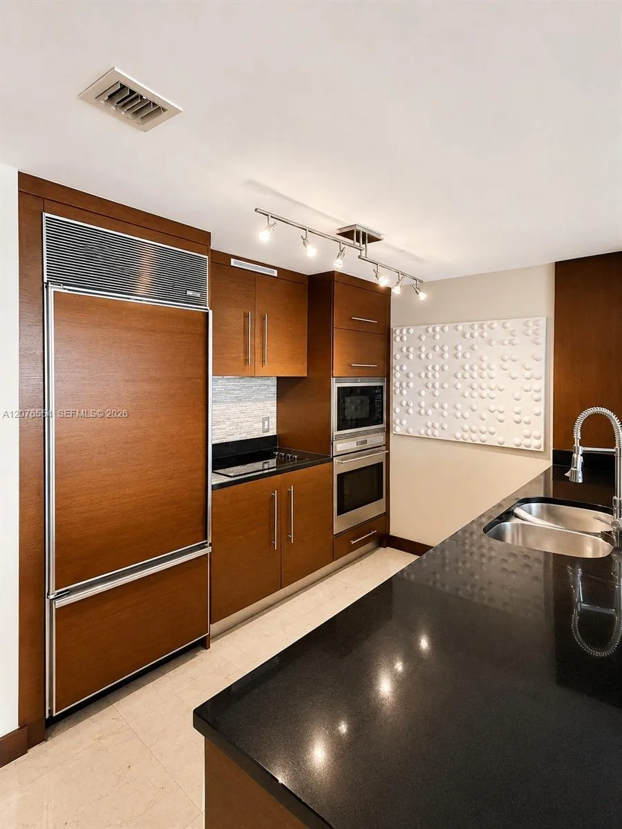 465 Brickell Ave # 5605, Miami, FL 33131 photo 6