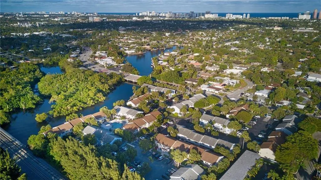1861 NE 15TH Avenue, Fort Lauderdale, FL 33305 photo 9