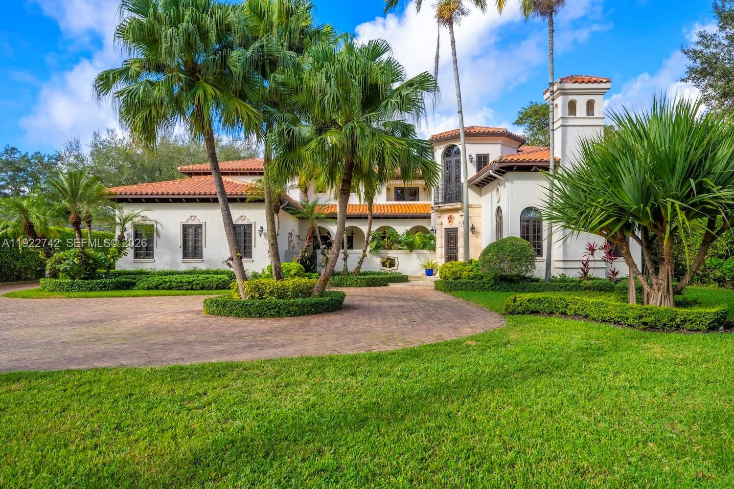8800 SW 57 Ave, Pinecrest, FL 33156