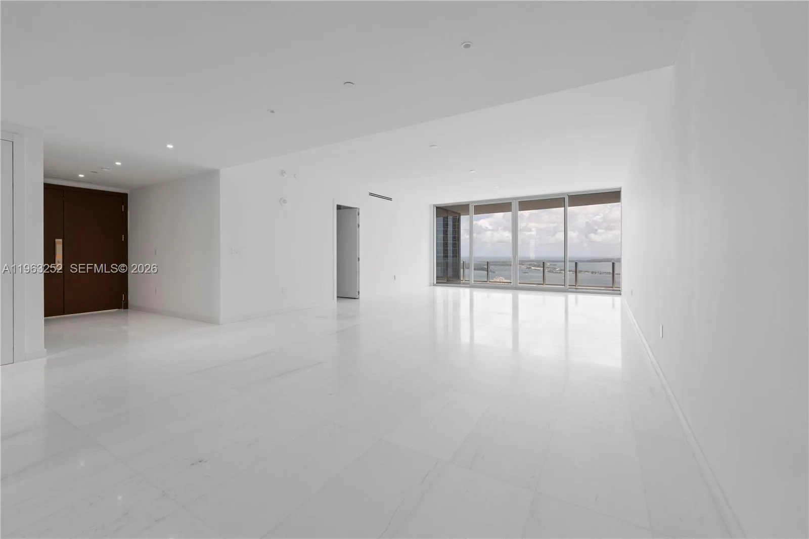 300 Biscayne Blvd Way # 4404, Miami, FL 33131 photo 11