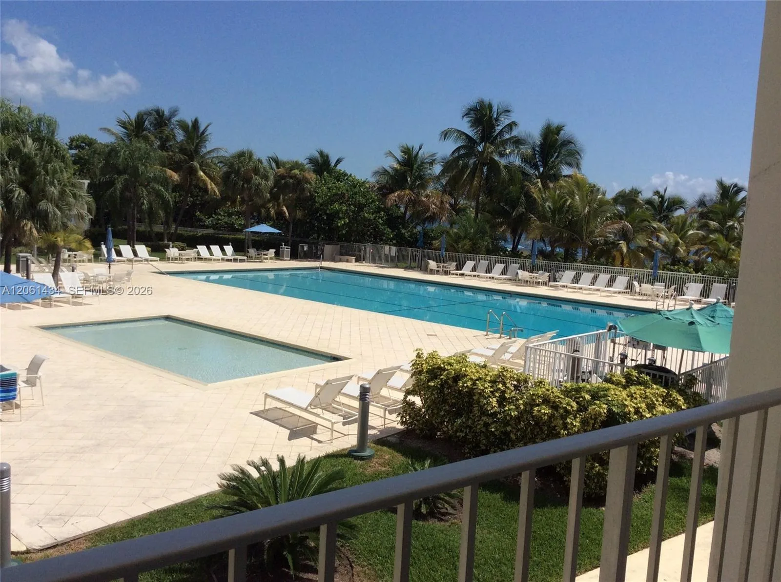 881 Ocean Dr # TH3, Key Biscayne, FL 33149
