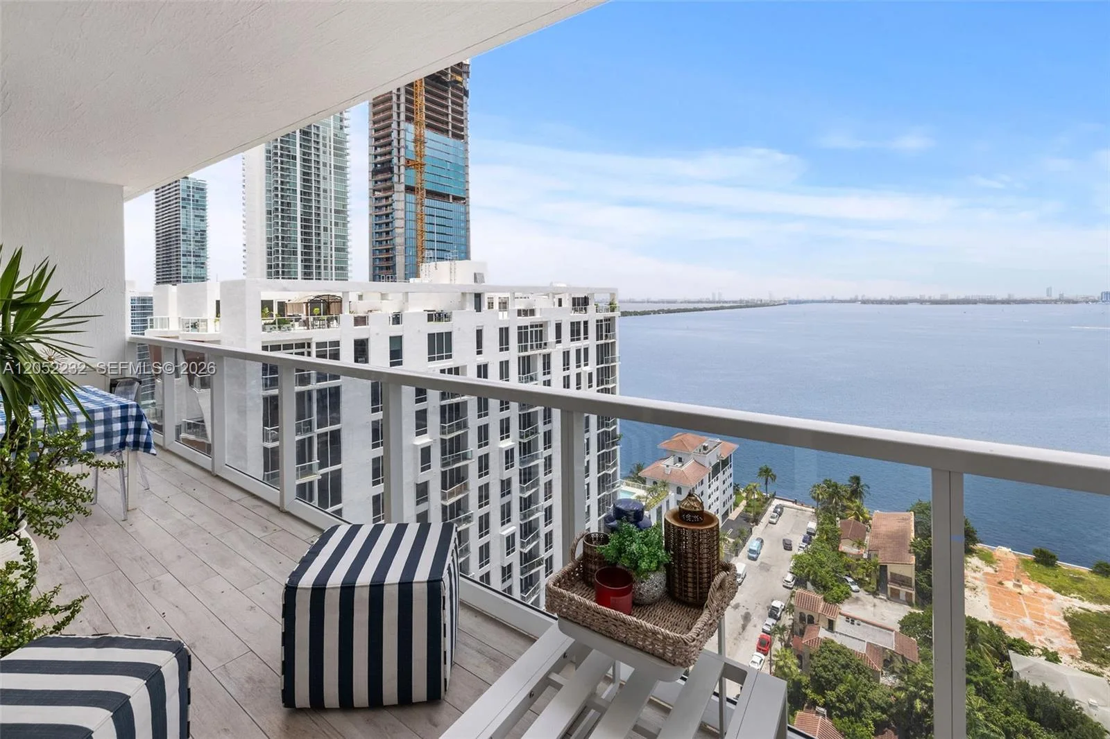 600 NE 27th St # 2202, Miami, FL 33137 photo 2