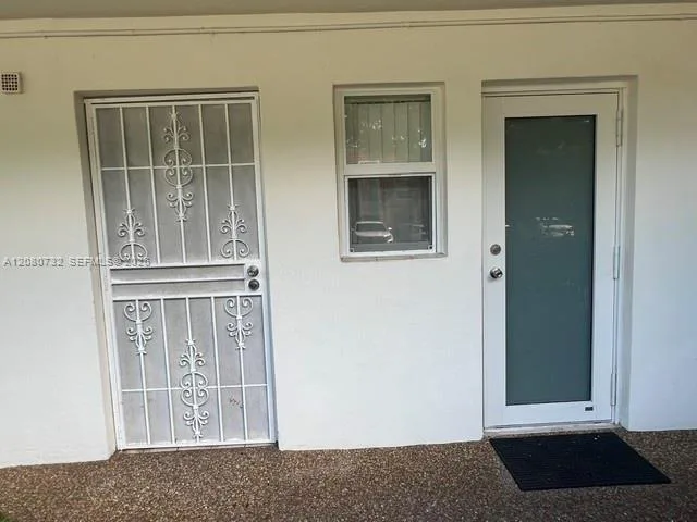 1000 NE 12th Ave # 103, Hallandale Beach, FL 33009