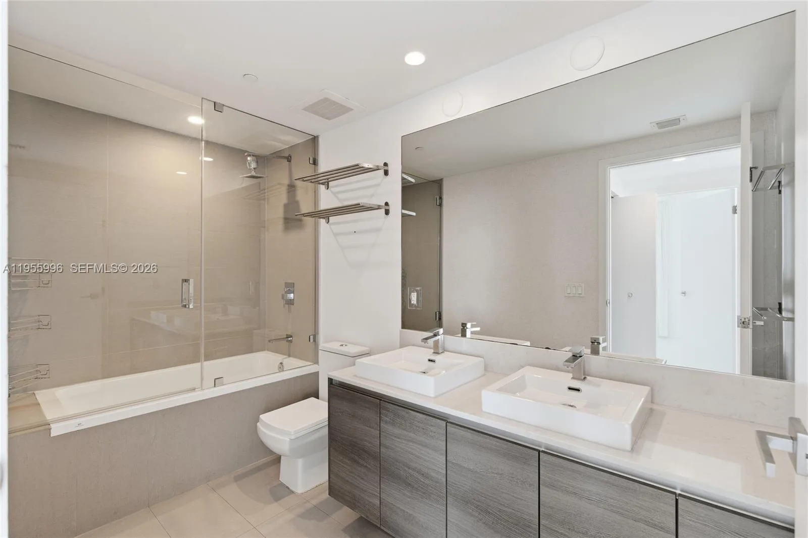 1080 Brickell Ave # 3507, Miami, FL 33131 photo 11