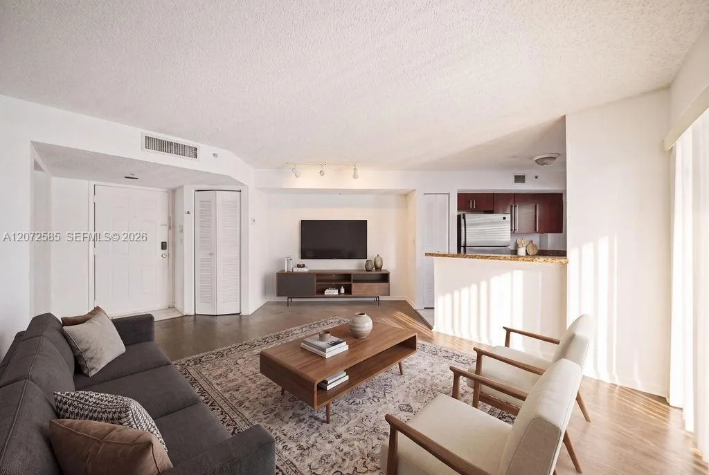 771 N Pine Island Rd # 205, Plantation, FL 33324